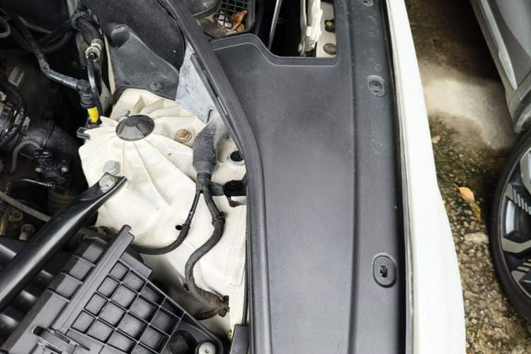 Used BMW 5 Series GT 2015 528i Luxury Edition Engine Bay Left