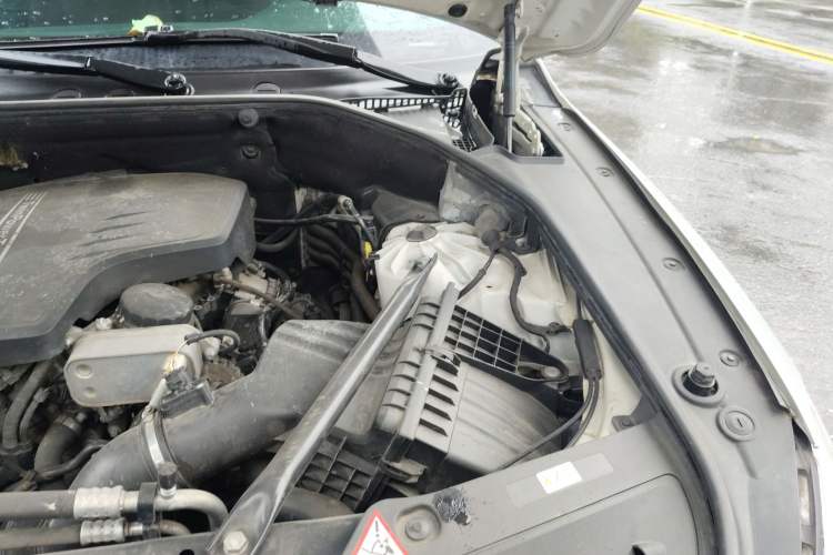 Used BMW 5 Series GT 2015 528i Leading Model Engine Bay Left