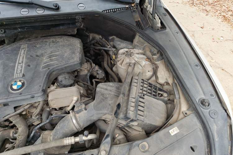Used BMW 5 Series GT 2015 528i Leading Model Engine Bay Left