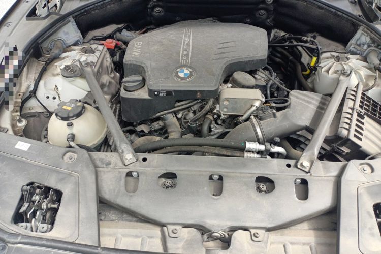 Used BMW 5 Series GT 2015 528i Leading Model Engine Bay