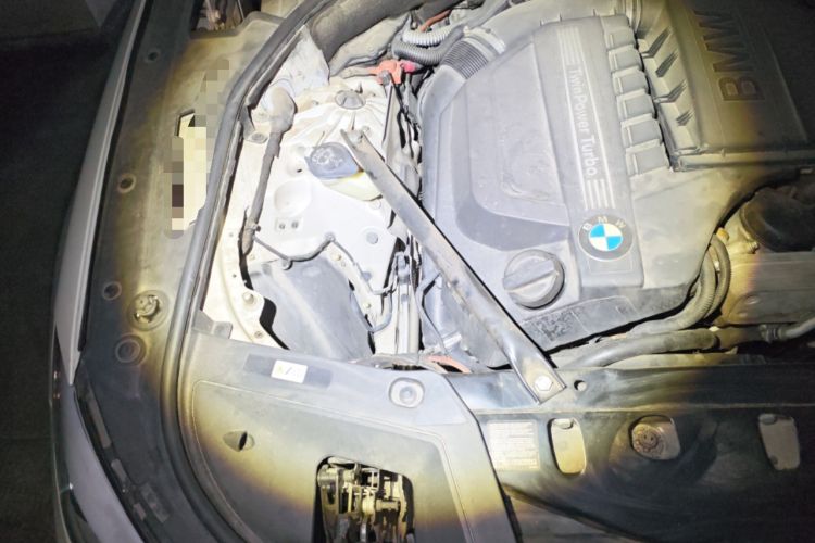 Used BMW 5 Series GT 2015 535i Leading Model Engine Bay Right