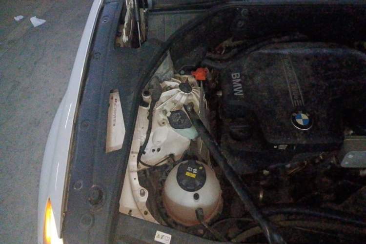 Used BMW 5 Series GT 2015 528i Leading Model Engine Bay Right