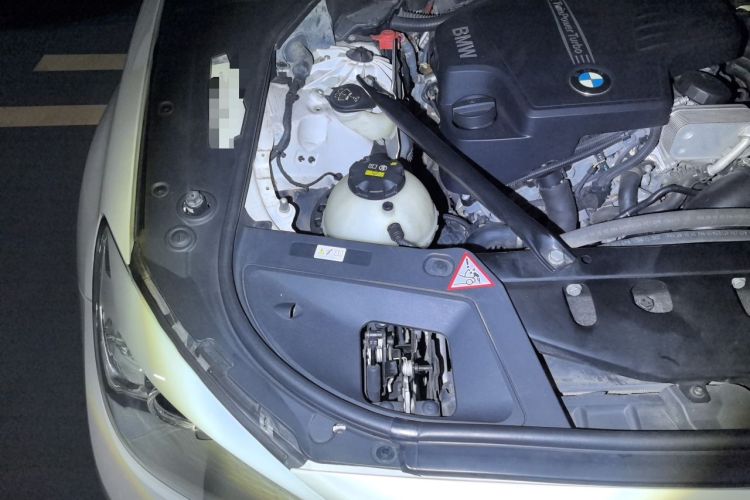 Used BMW 5 Series GT 2015 528i Leading Model Engine Bay Right