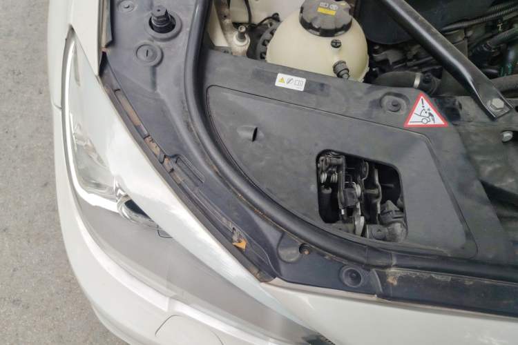 Used BMW 5 Series GT 2015 528i Luxury Edition Engine Bay Right