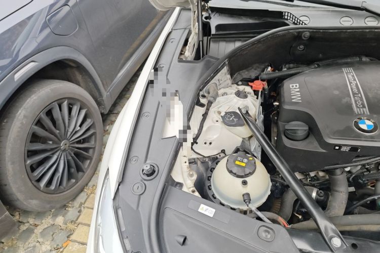 Used BMW 5 Series GT 2015 528i Leading Model Engine Bay Right