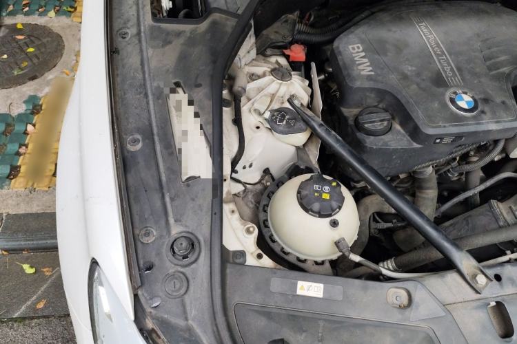 Used BMW 5 Series GT 2015 528i Luxury Edition Engine Bay Right