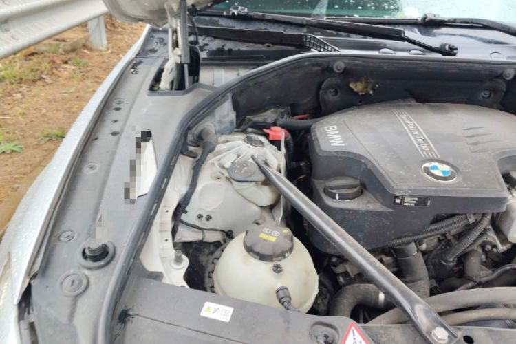 Used BMW 5 Series GT 2015 528i Leading Model Engine Bay Right