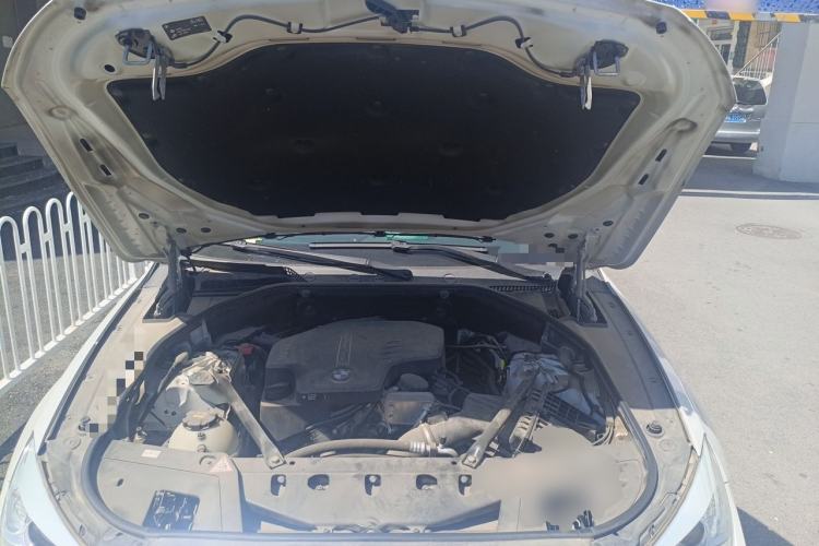 Used BMW 5 Series GT 2015 528i Leading Model Engine Bay