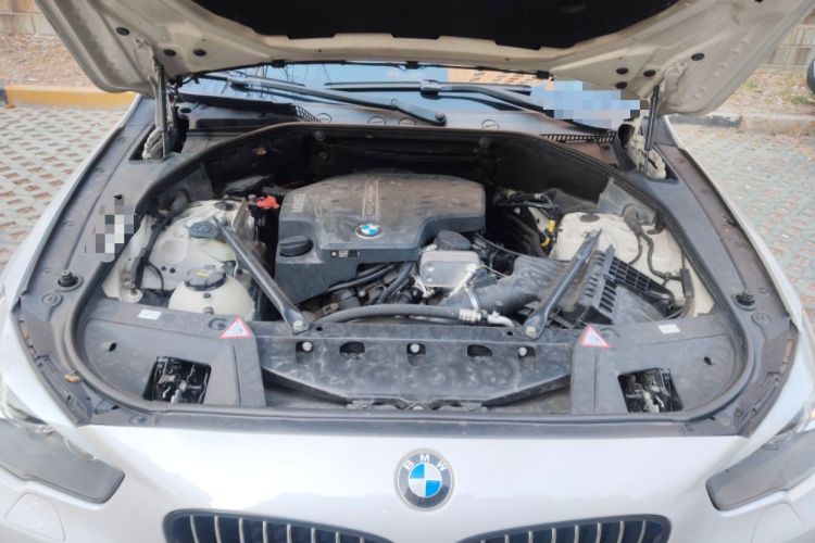 Used BMW 5 Series GT 2015 528i Luxury Edition Engine Bay