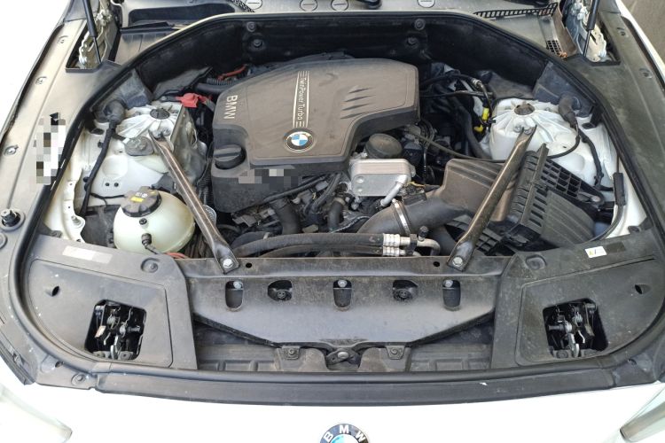 Used BMW 5 Series GT 2015 528i Leading Model Engine Bay