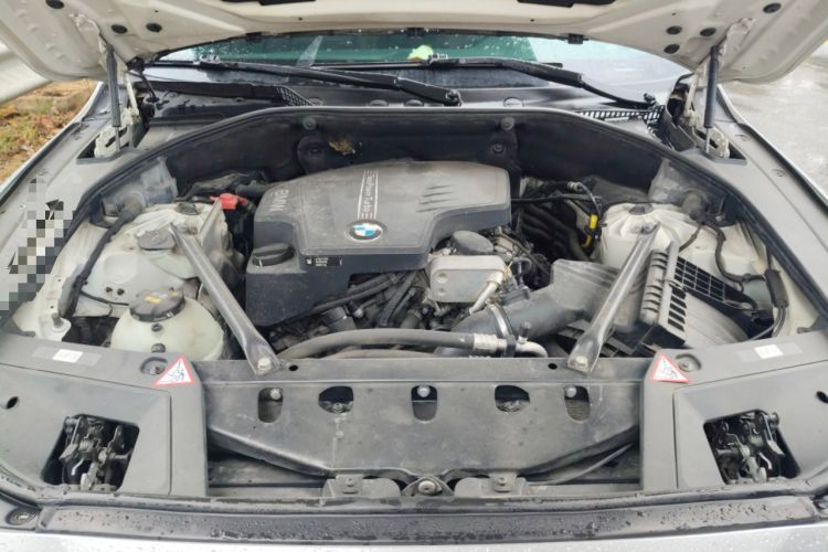 Used BMW 5 Series GT 2015 528i Leading Model Engine Bay