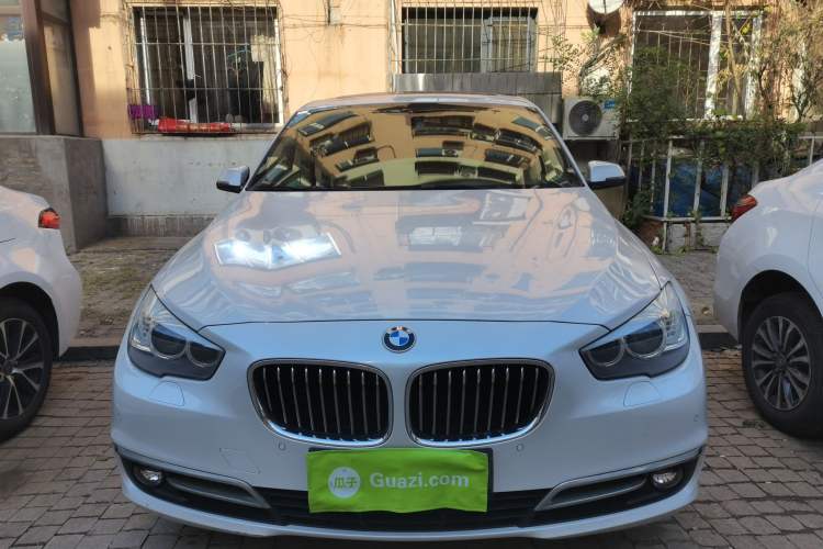 Used BMW 5 Series GT 2015 528i Leading Model Exterior 1