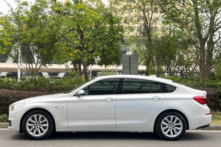 Used BMW 5 Series GT 2015 528i Leading Model Exterior 2