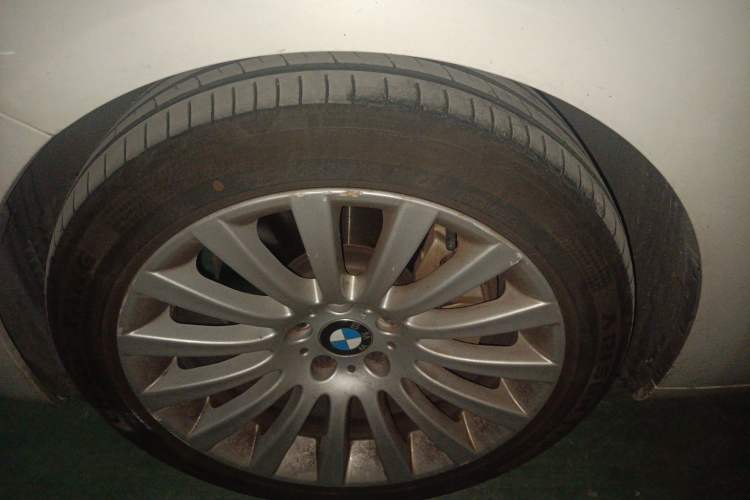 Used BMW 5 Series GT 2015 535i Leading Model Exterior 2
