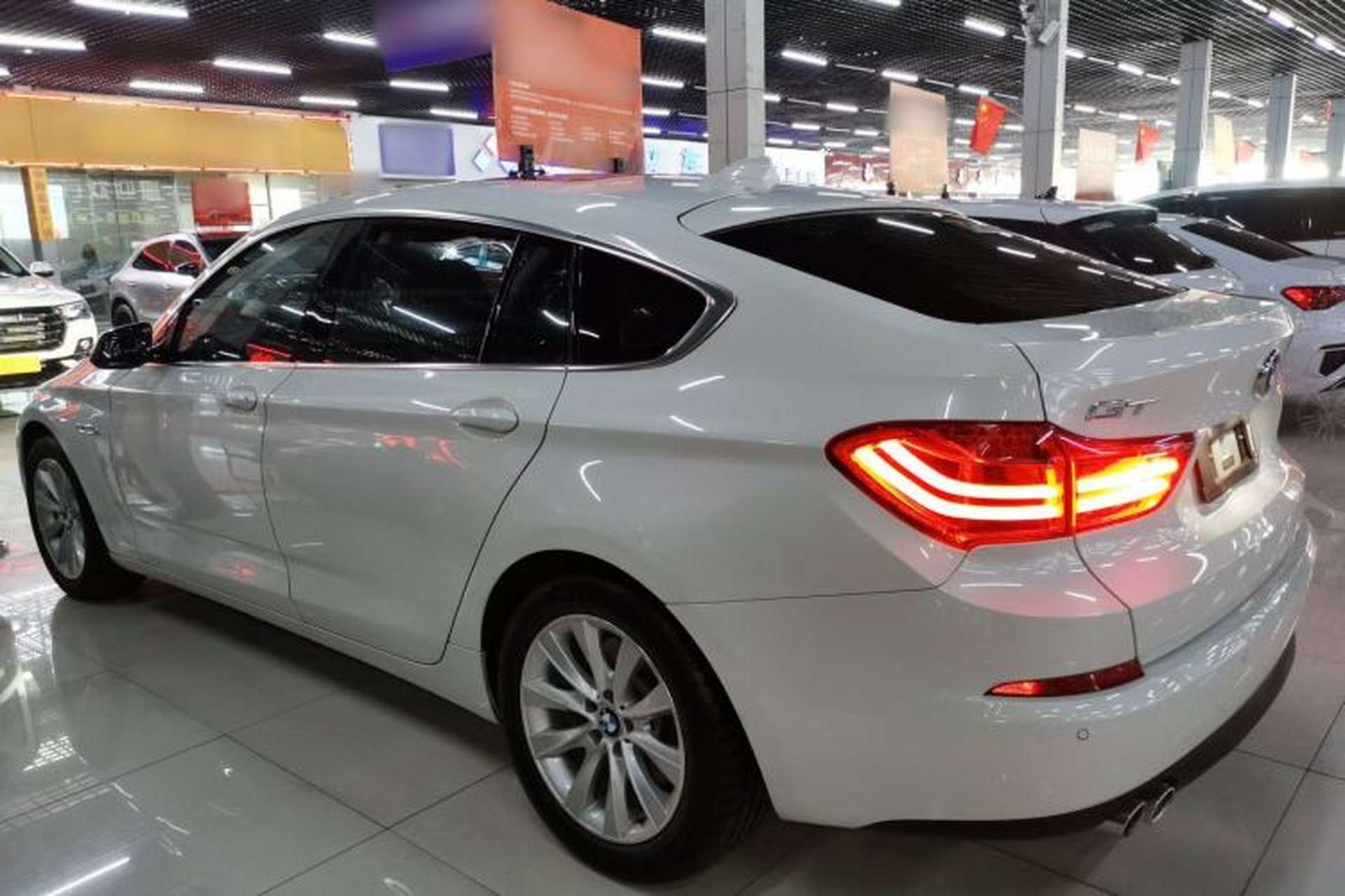 Used BMW 5 Series GT 2015 528i Leading Model Exterior 3