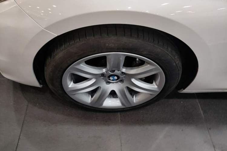 Used BMW 5 Series GT 2015 535i xDrive Exterior 4