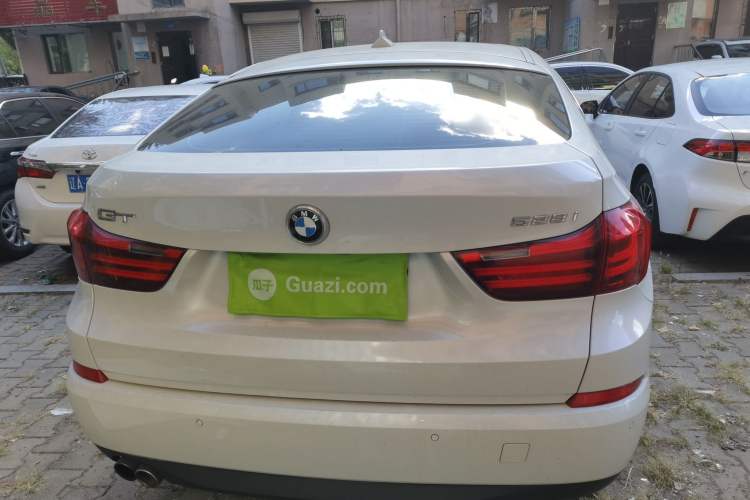 Used BMW 5 Series GT 2015 528i Leading Model Exterior 4