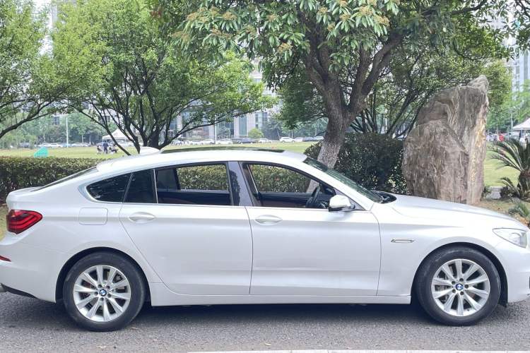 Used BMW 5 Series GT 2015 528i Leading Model Exterior 6