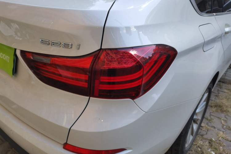 Used BMW 5 Series GT 2015 528i Leading Model Exterior 6