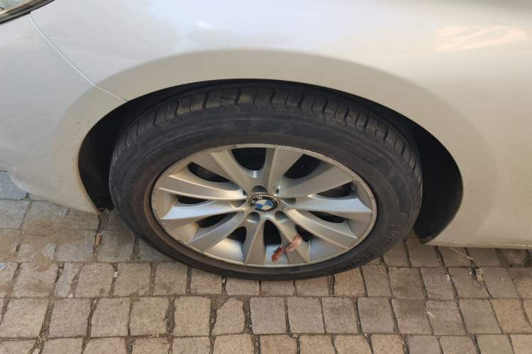 Used BMW 5 Series GT 2015 528i Leading Model Exterior 7