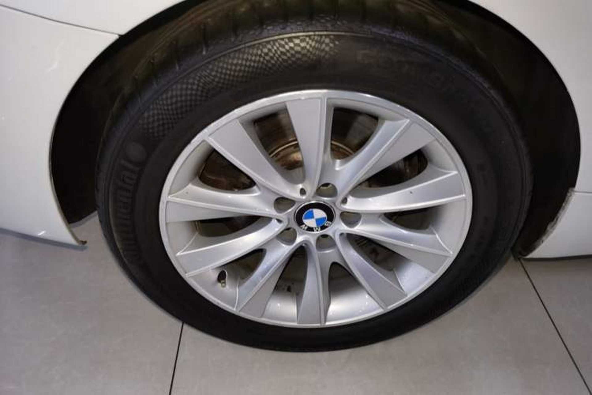 Used BMW 5 Series GT 2015 528i Leading Model Exterior 8