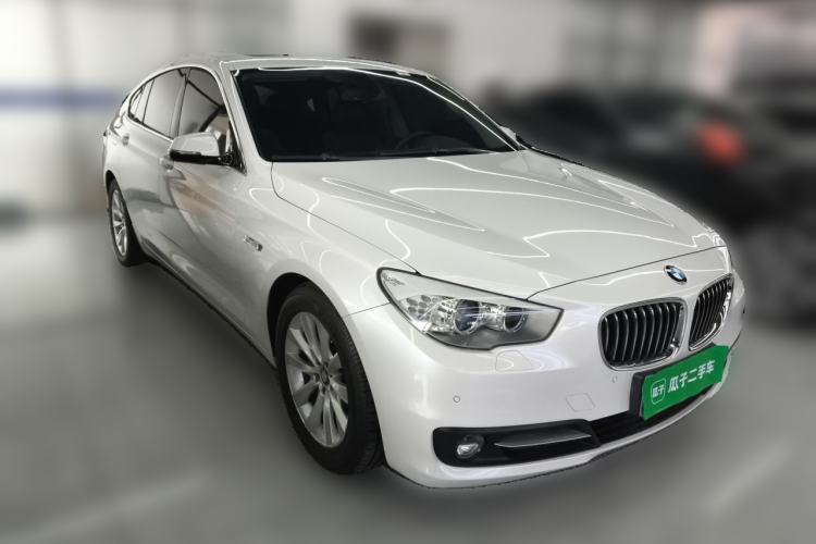 Used BMW 5 Series GT 2015 528i Leading Model Front Right 45 Deg