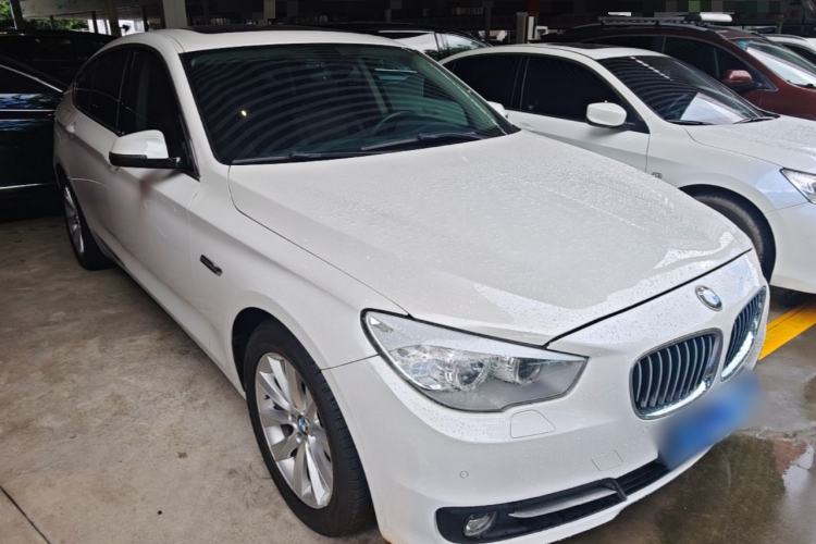 Used BMW 5 Series GT 2015 528i Leading Model Front Right 45 Deg