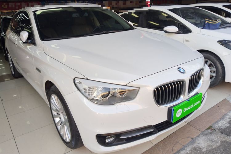 Used BMW 5 Series GT 2015 535i Leading Model Front Right 45 Deg