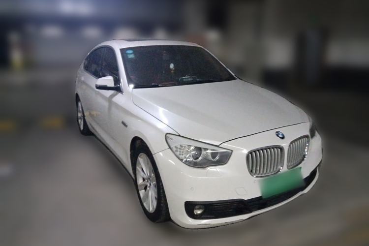 Used BMW 5 Series GT 2015 528i Leading Model Front Right 45 Deg
