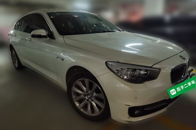Used BMW 5 Series GT 2015 528i Leading Model Front Right 45 Deg