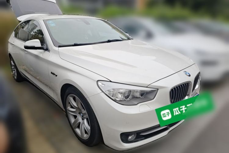 Used BMW 5 Series GT 2015 528i Leading Model Front Right 45 Deg