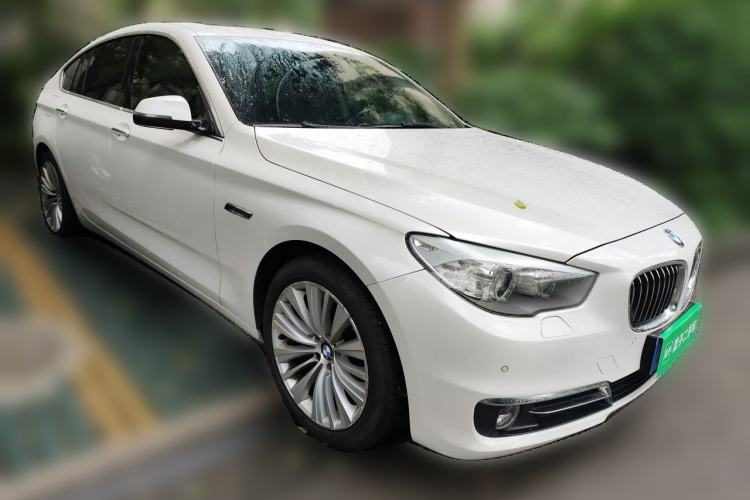 Used BMW 5 Series GT 2015 528i Luxury Edition Front Right 45 Deg