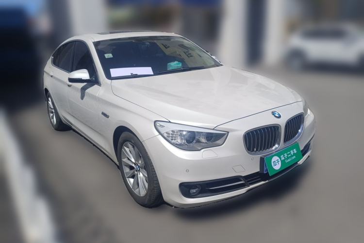 Used BMW 5 Series GT 2015 528i Leading Model Front Right 45 Deg