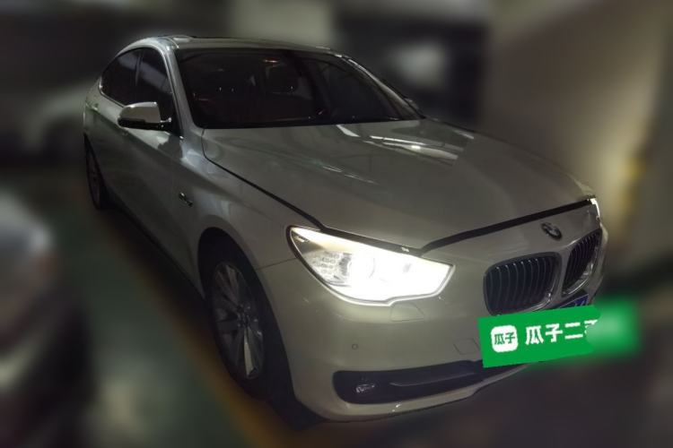 Used BMW 5 Series GT 2015 528i Leading Model Front Right 45 Deg