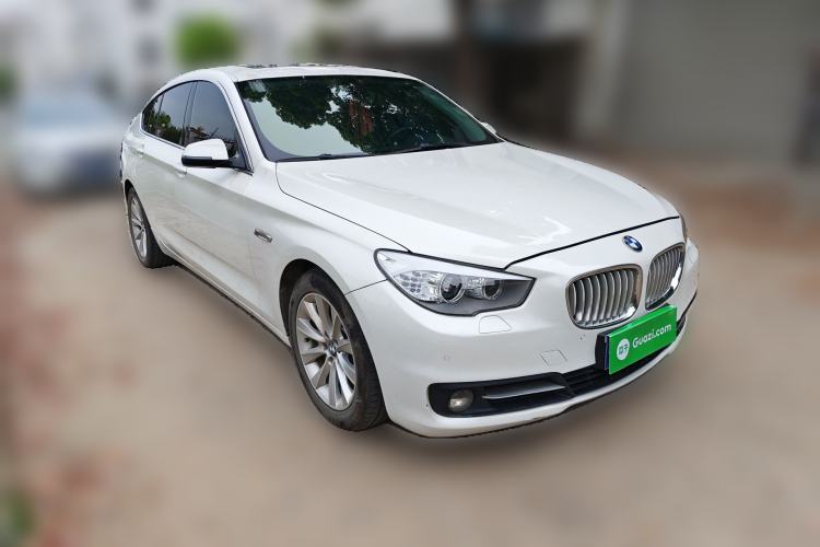 Used BMW 5 Series GT 2015 528i Leading Model Front Right 45 Deg