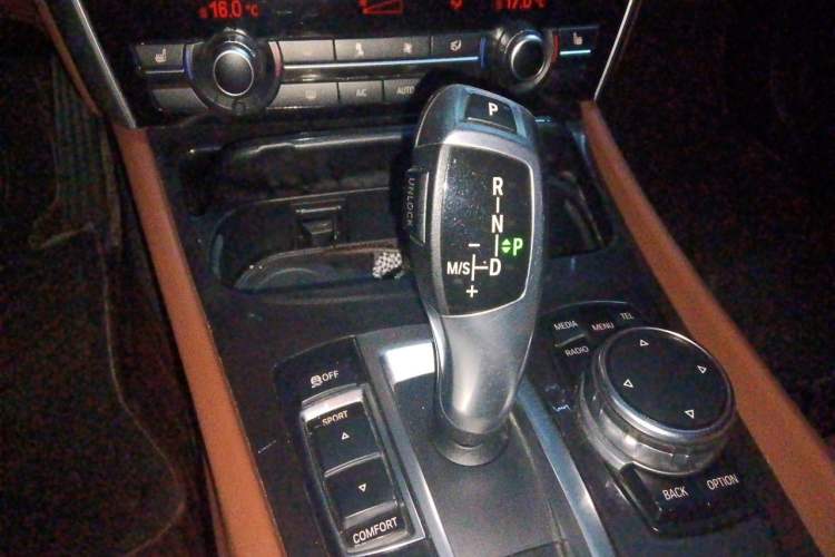 Used BMW 5 Series GT 2015 528i Leading Model Gear Lever