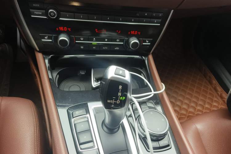 Used BMW 5 Series GT 2015 528i Leading Model Gear Lever