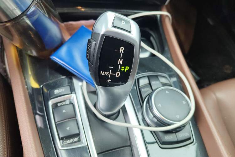 Used BMW 5 Series GT 2015 528i Leading Model Gear Lever