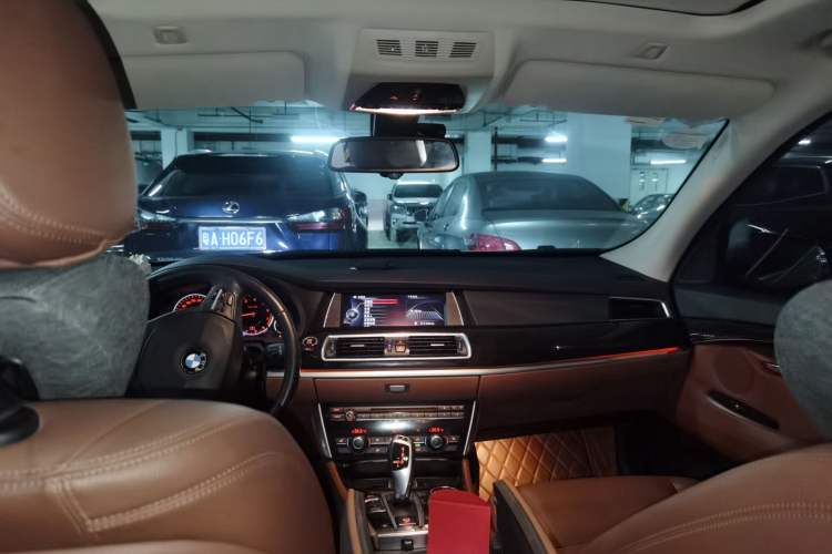 Used BMW 5 Series GT 2015 528i Leading Model Headliner