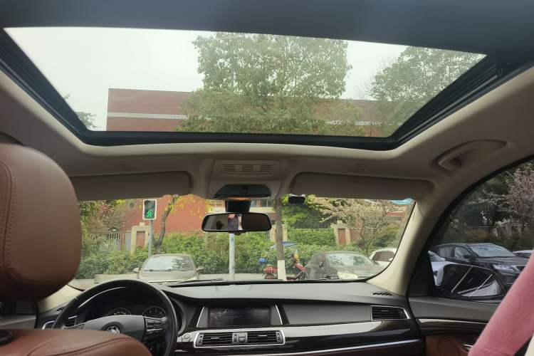 Used BMW 5 Series GT 2015 528i Leading Model Headliner