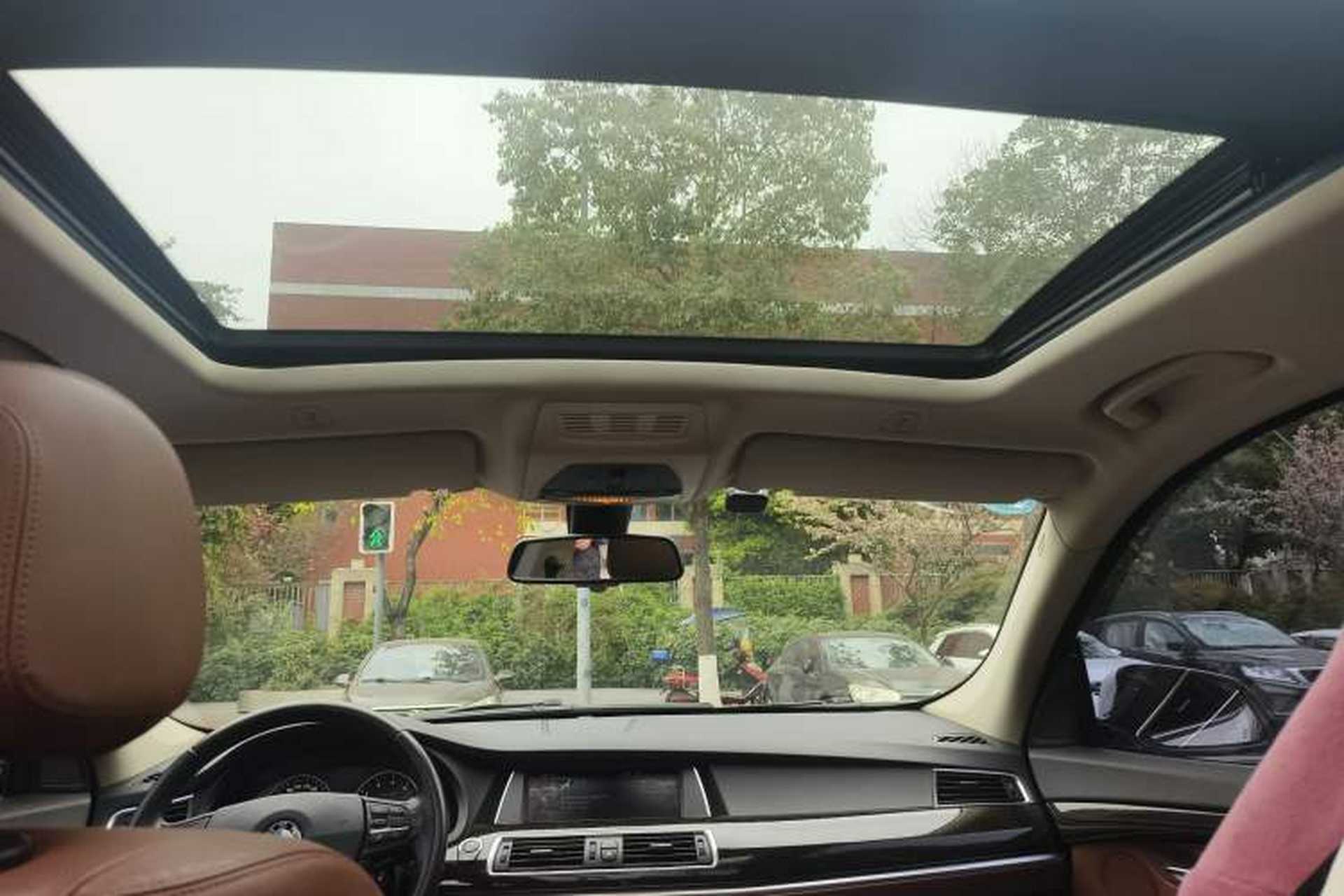 Used BMW 5 Series GT 2015 528i Leading Model Headliner