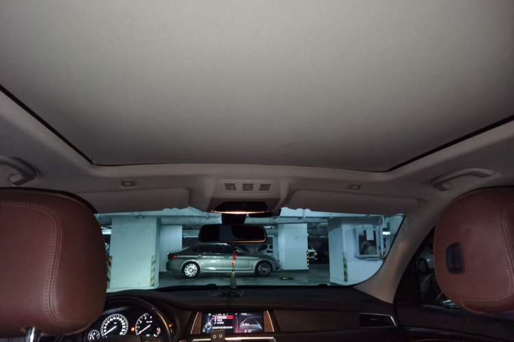 Used BMW 5 Series GT 2015 528i Leading Model Headliner