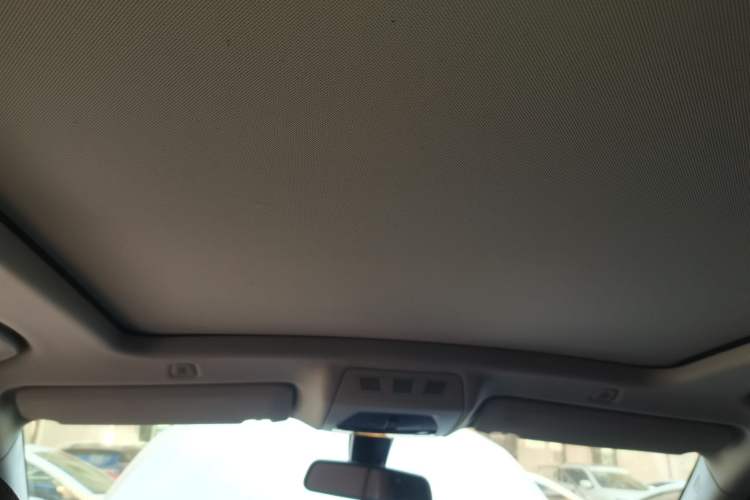 Used BMW 5 Series GT 2015 528i Leading Model Headliner