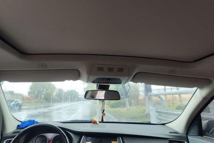 Used BMW 5 Series GT 2015 528i Leading Model Headliner