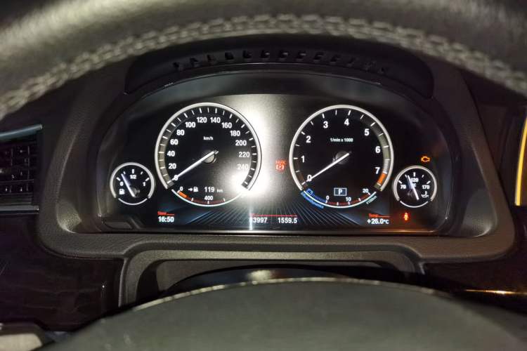 Used BMW 5 Series GT 2015 528i Leading Model Instrument Cluster