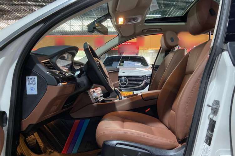 Used BMW 5 Series GT 2015 528i Leading Model Interior 1