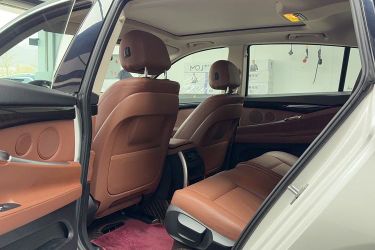 Used BMW 5 Series GT 2015 528i Leading Model Interior 2