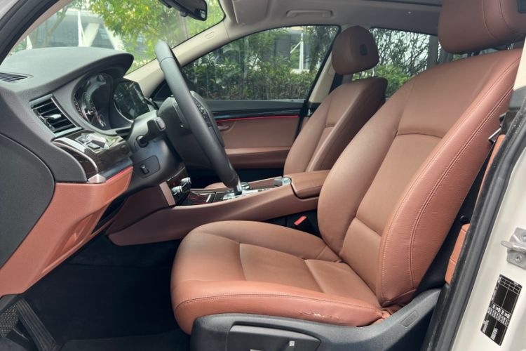 Used BMW 5 Series GT 2015 528i Leading Model Interior 2