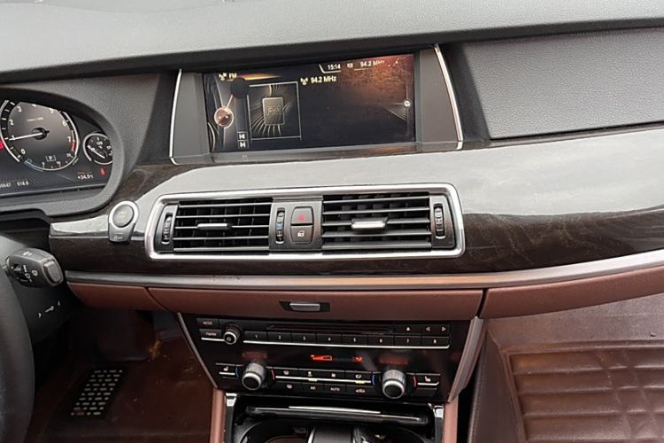 Used BMW 5 Series GT 2015 528i Leading Model Interior 2