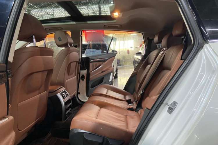 Used BMW 5 Series GT 2015 528i Leading Model Interior 2